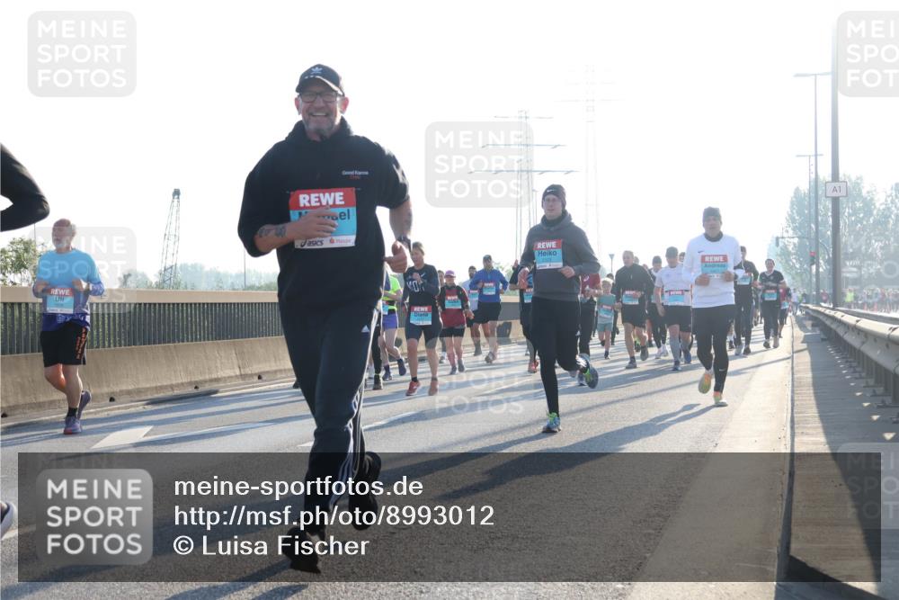 03.10.2025 - Köhlbrandbrückenlauf Luisa Fischer http://msf.ph/oto/8993012 03.10.2025 10:18:55 Position 3 1 meine-sportfotos.de