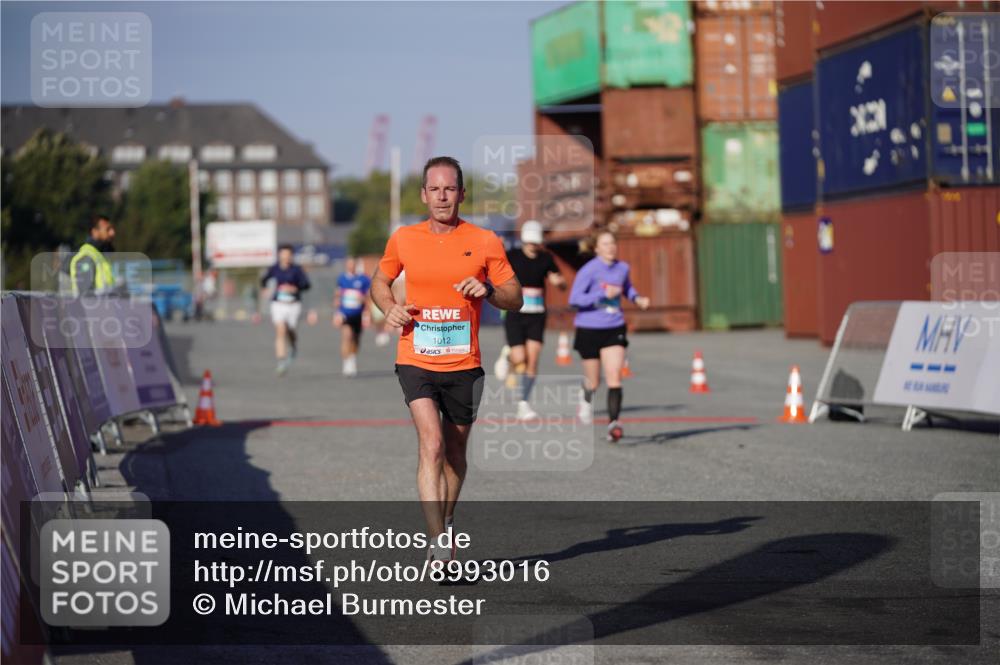 03.10.2025 - Köhlbrandbrückenlauf Michael Burmester http://msf.ph/oto/8993016 03.10.2025 09:53:16 Ziel 1012, 1029, 3618, 3704 meine-sportfotos.de