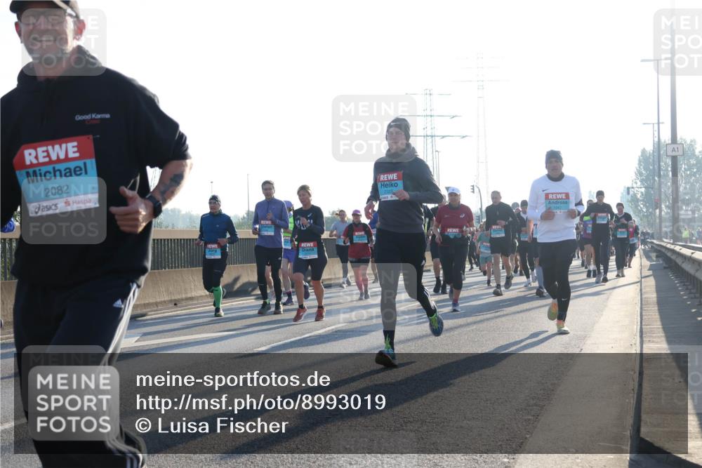 03.10.2025 - Köhlbrandbrückenlauf Luisa Fischer http://msf.ph/oto/8993019 03.10.2025 10:18:55 Position 3 2082, 2323, 1947, 1 meine-sportfotos.de
