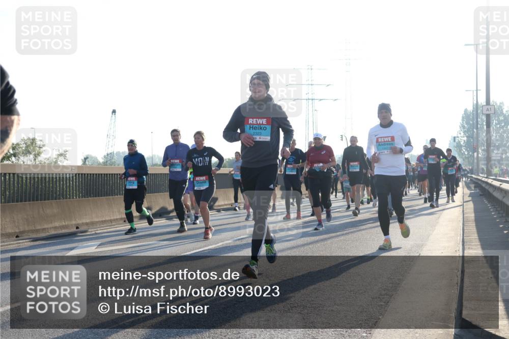 03.10.2025 - Köhlbrandbrückenlauf Luisa Fischer http://msf.ph/oto/8993023 03.10.2025 10:18:56 Position 3 2323, 1947, 1 meine-sportfotos.de