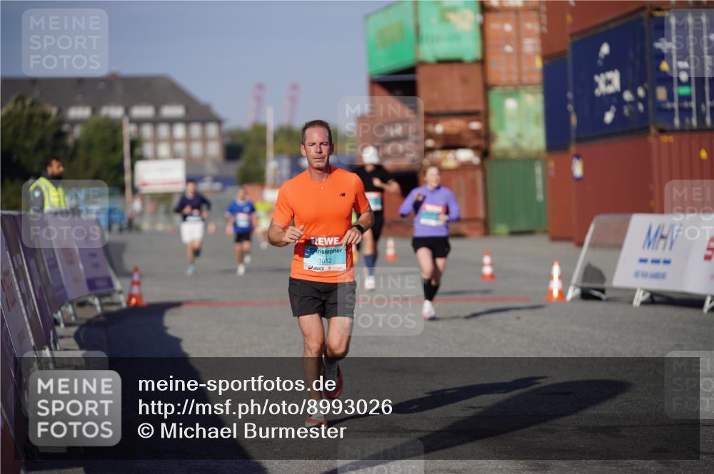 03.10.2025 - Köhlbrandbrückenlauf Michael Burmester http://msf.ph/oto/8993026 03.10.2025 09:53:16 Ziel 1012, 1029, 3618, 3704 meine-sportfotos.de