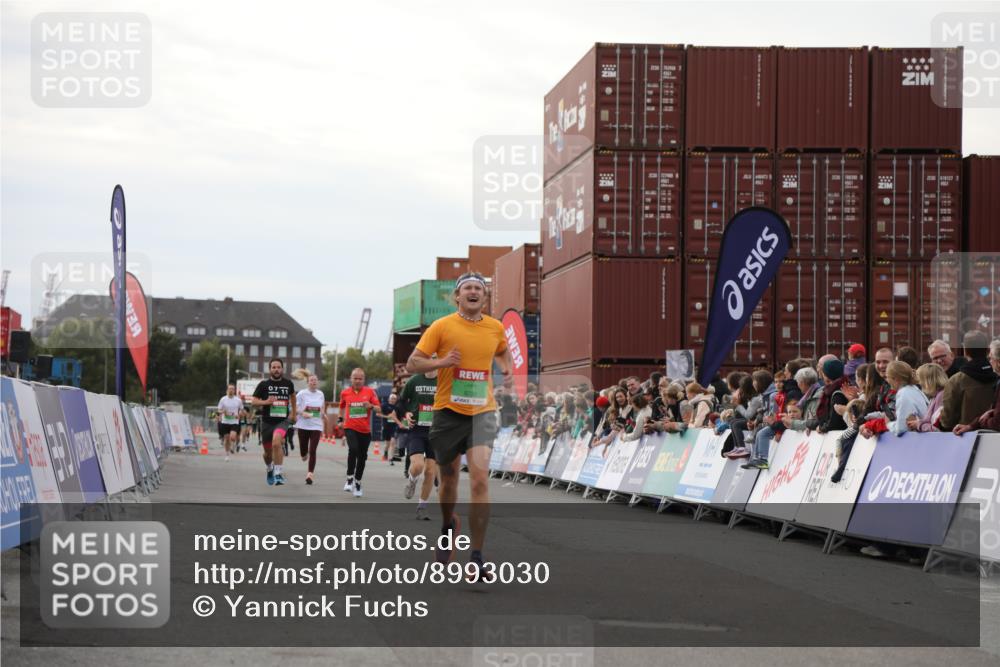 03.10.2025 - Köhlbrandbrückenlauf Yannick Fuchs http://msf.ph/oto/8993030 03.10.2025 16:03:48 Ziel 7409, 7811, 7862, 8980, 8981, 9405, 9473, 9672, 9730, 9746 meine-sportfotos.de