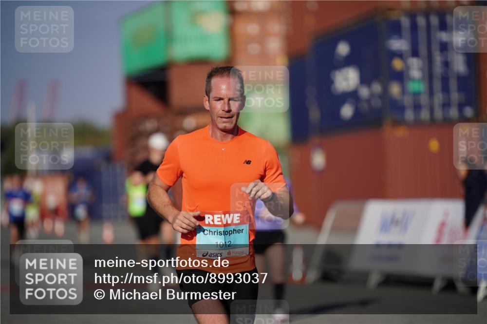 03.10.2025 - Köhlbrandbrückenlauf Michael Burmester http://msf.ph/oto/8993037 03.10.2025 09:53:17 Ziel 1012, 1029, 3618, 3704 meine-sportfotos.de