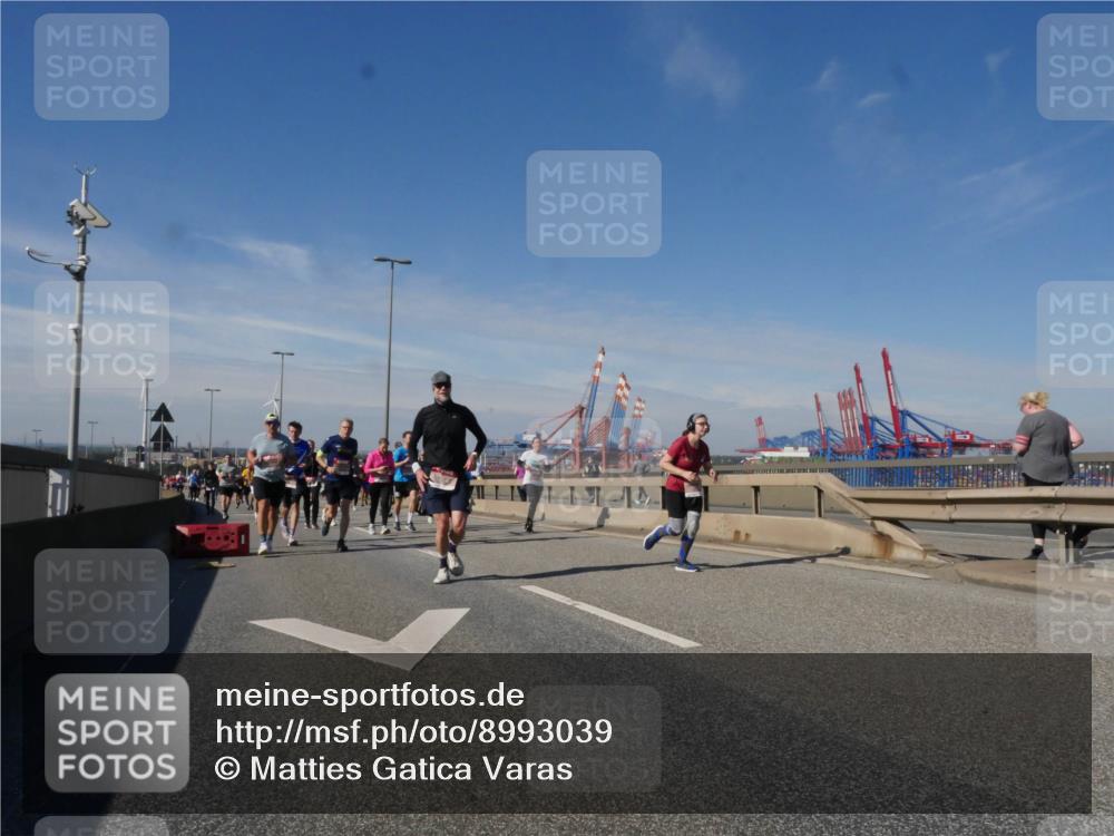 03.10.2025 - Köhlbrandbrückenlauf Matties Gatica Varas http://msf.ph/oto/8993039 03.10.2025 12:45:30 Position 2  meine-sportfotos.de