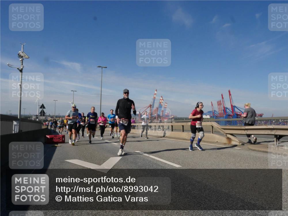 03.10.2025 - Köhlbrandbrückenlauf Matties Gatica Varas http://msf.ph/oto/8993042 03.10.2025 12:45:30 Position 2  meine-sportfotos.de