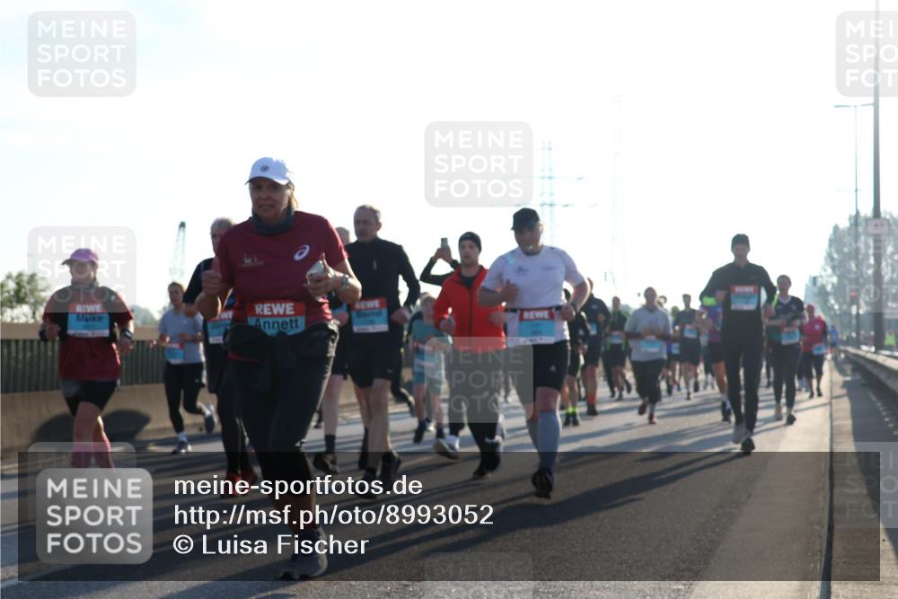 03.10.2025 - Köhlbrandbrückenlauf Luisa Fischer http://msf.ph/oto/8993052 03.10.2025 10:18:59 Position 3  meine-sportfotos.de