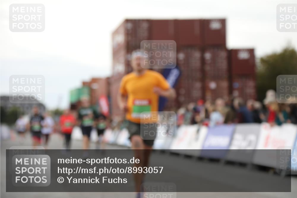 03.10.2025 - Köhlbrandbrückenlauf Yannick Fuchs http://msf.ph/oto/8993057 03.10.2025 16:03:50 Ziel 7409, 7811, 7862, 9405, 9473, 9672, 9730, 9746 meine-sportfotos.de