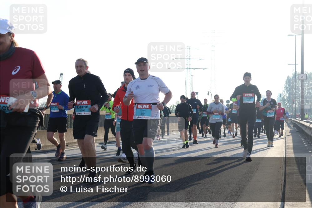 03.10.2025 - Köhlbrandbrückenlauf Luisa Fischer http://msf.ph/oto/8993060 03.10.2025 10:18:59 Position 3 1786, 3815, 1 meine-sportfotos.de