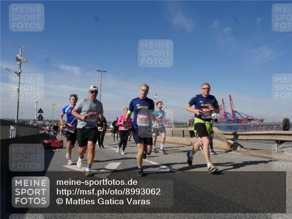 03.10.2025 - Köhlbrandbrückenlauf Matties Gatica Varas http://msf.ph/oto/8993062 03.10.2025 12:45:32 Position 2 6685 meine-sportfotos.de