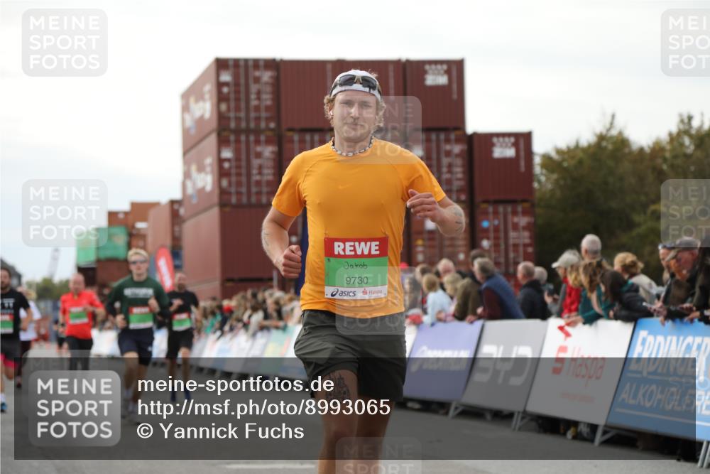 03.10.2025 - Köhlbrandbrückenlauf Yannick Fuchs http://msf.ph/oto/8993065 03.10.2025 16:03:51 Ziel 7811, 7862, 9405, 9473, 9672, 9730, 9746 meine-sportfotos.de