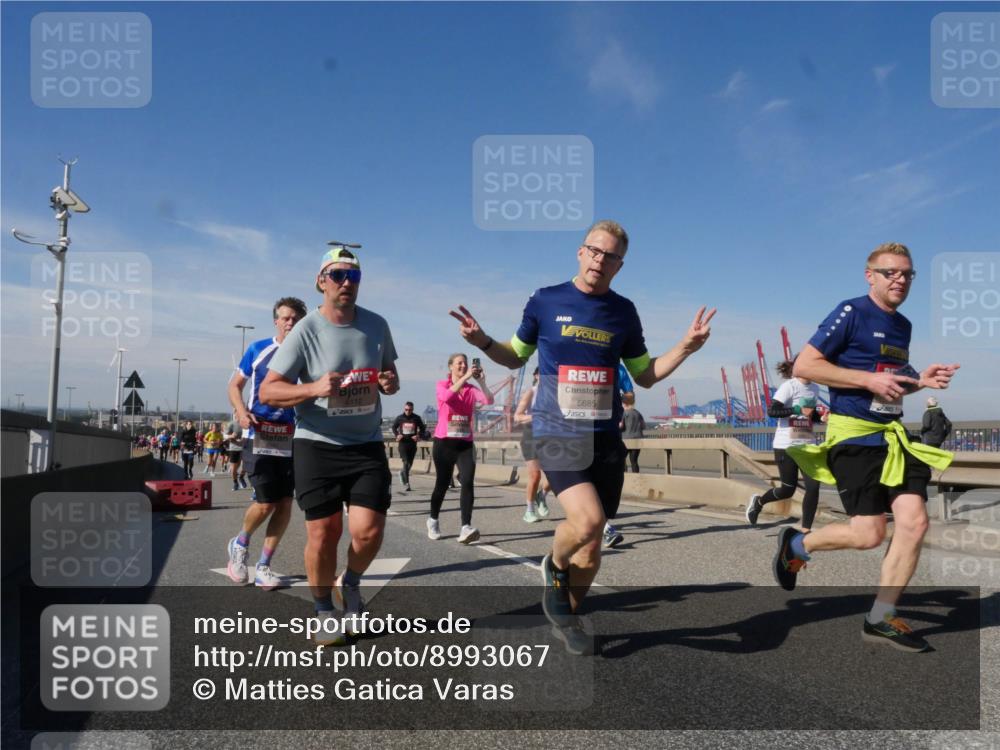 03.10.2025 - Köhlbrandbrückenlauf Matties Gatica Varas http://msf.ph/oto/8993067 03.10.2025 12:45:33 Position 2 6685 meine-sportfotos.de