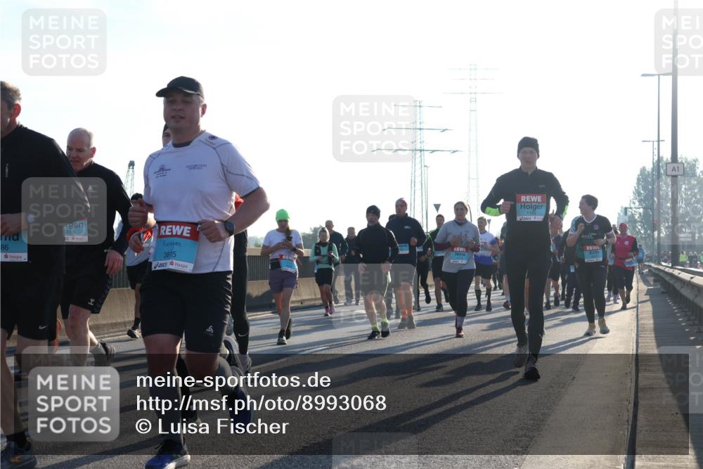 03.10.2025 - Köhlbrandbrückenlauf Luisa Fischer http://msf.ph/oto/8993068 03.10.2025 10:19:00 Position 3 86, 1848, 3815, 1192, 1 meine-sportfotos.de
