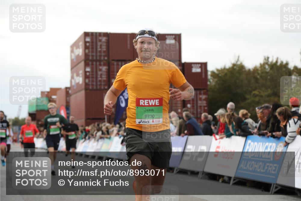 03.10.2025 - Köhlbrandbrückenlauf Yannick Fuchs http://msf.ph/oto/8993071 03.10.2025 16:03:51 Ziel 7811, 7862, 9405, 9473, 9672, 9730, 9746 meine-sportfotos.de