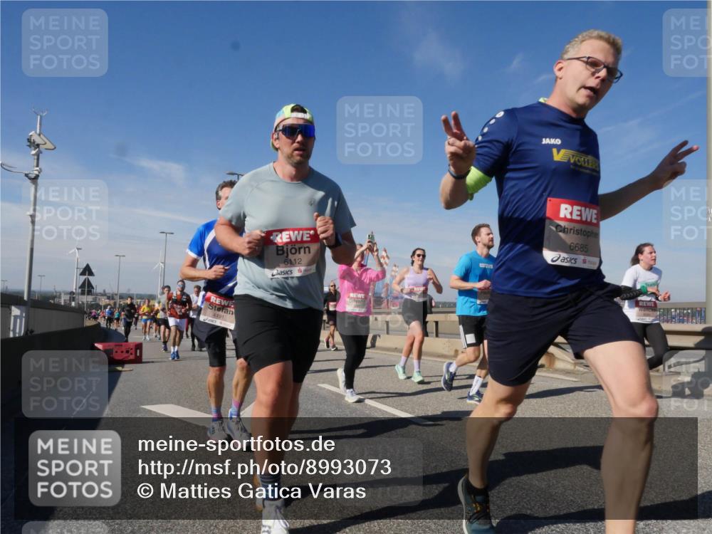 03.10.2025 - Köhlbrandbrückenlauf Matties Gatica Varas http://msf.ph/oto/8993073 03.10.2025 12:45:33 Position 2 4191, 6112, 6685 meine-sportfotos.de
