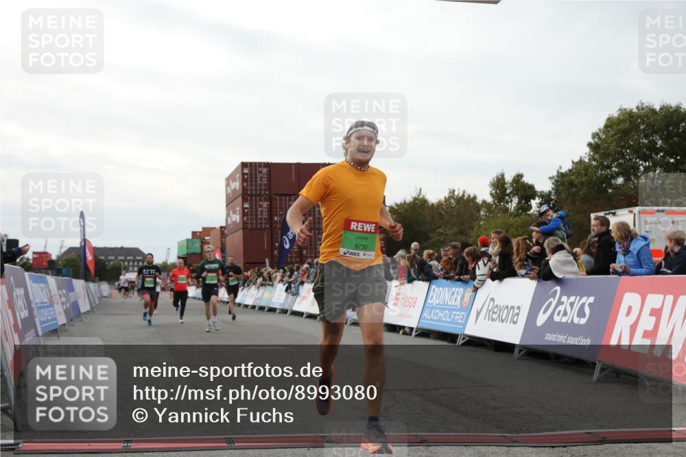 03.10.2025 - Köhlbrandbrückenlauf Yannick Fuchs http://msf.ph/oto/8993080 03.10.2025 16:03:51 Ziel 7811, 7862, 9405, 9473, 9672, 9730, 9746 meine-sportfotos.de