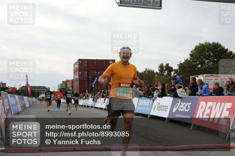 03.10.2025 - Köhlbrandbrückenlauf Yannick Fuchs http://msf.ph/oto/8993085 03.10.2025 16:03:51 Ziel 7811, 7862, 9405, 9473, 9672, 9730, 9746 meine-sportfotos.de