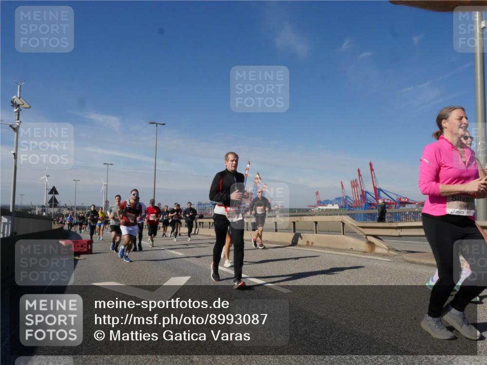 03.10.2025 - Köhlbrandbrückenlauf Matties Gatica Varas http://msf.ph/oto/8993087 03.10.2025 12:45:35 Position 2 612, 4568 meine-sportfotos.de
