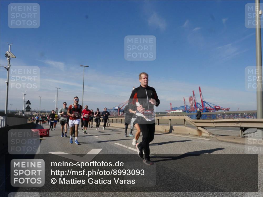 03.10.2025 - Köhlbrandbrückenlauf Matties Gatica Varas http://msf.ph/oto/8993093 03.10.2025 12:45:35 Position 2  meine-sportfotos.de