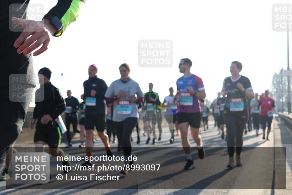 03.10.2025 - Köhlbrandbrückenlauf Luisa Fischer http://msf.ph/oto/8993097 03.10.2025 10:19:03 Position 3  meine-sportfotos.de