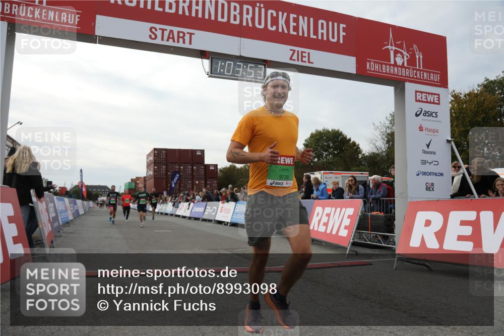 03.10.2025 - Köhlbrandbrückenlauf Yannick Fuchs http://msf.ph/oto/8993098 03.10.2025 16:03:52 Ziel 7811, 7862, 9405, 9473, 9672, 9730, 9746 meine-sportfotos.de