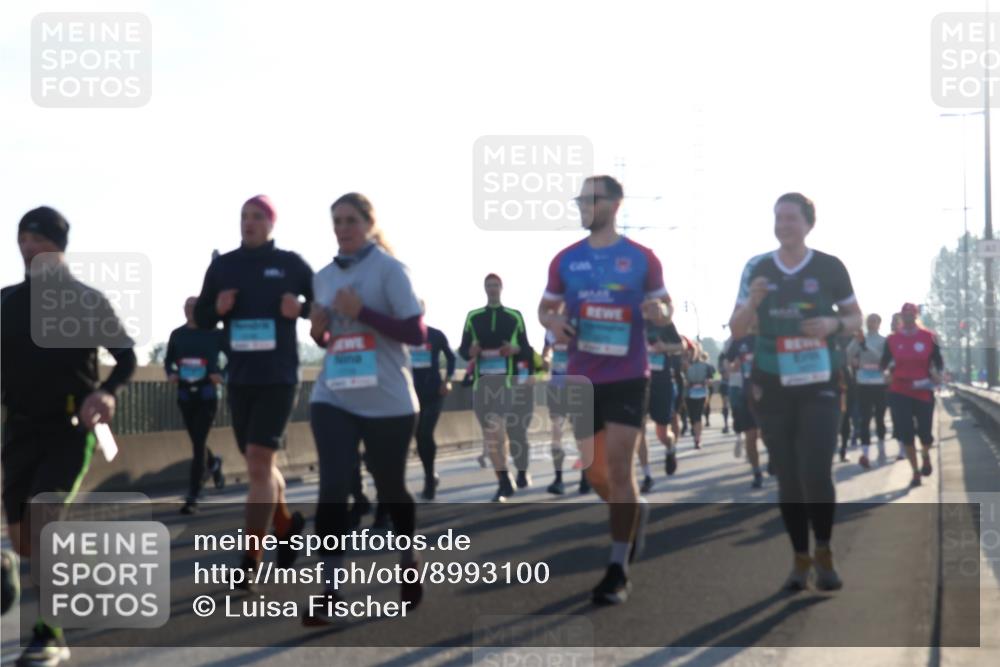 03.10.2025 - Köhlbrandbrückenlauf Luisa Fischer http://msf.ph/oto/8993100 03.10.2025 10:19:03 Position 3  meine-sportfotos.de