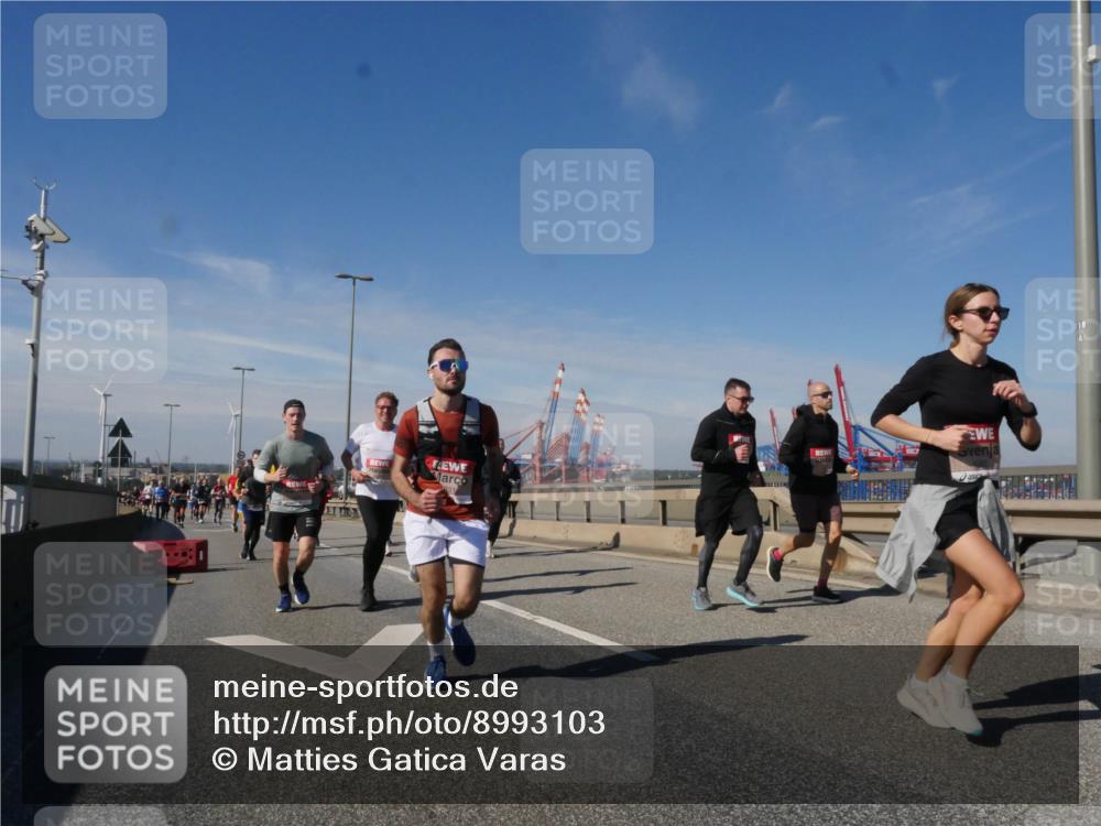 03.10.2025 - Köhlbrandbrückenlauf Matties Gatica Varas http://msf.ph/oto/8993103 03.10.2025 12:45:37 Position 2  meine-sportfotos.de