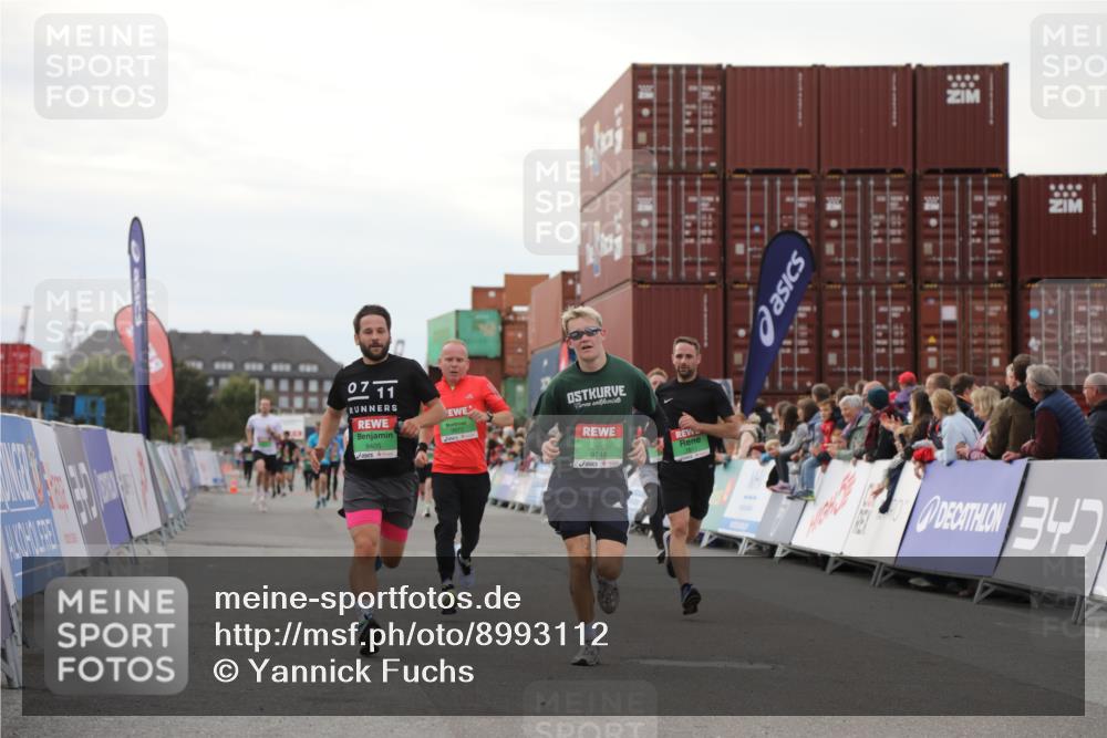 03.10.2025 - Köhlbrandbrückenlauf Yannick Fuchs http://msf.ph/oto/8993112 03.10.2025 16:03:52 Ziel 7811, 7862, 9405, 9473, 9672, 9730, 9746 meine-sportfotos.de