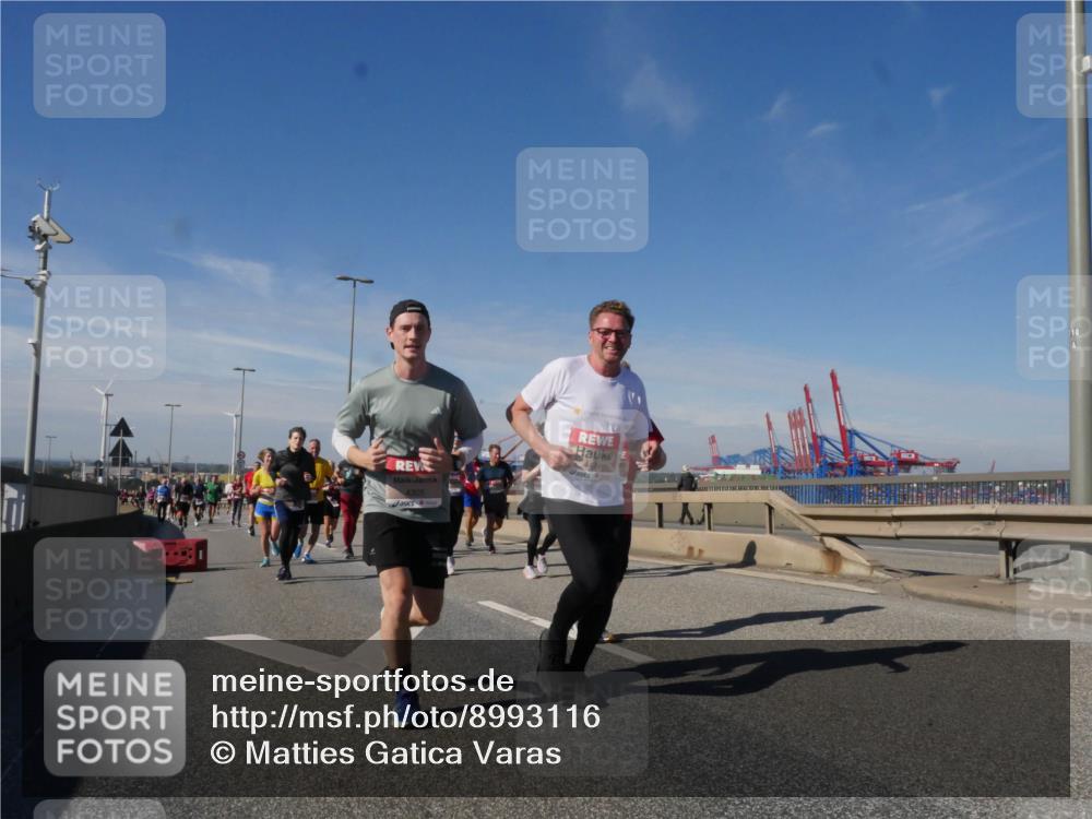 03.10.2025 - Köhlbrandbrückenlauf Matties Gatica Varas http://msf.ph/oto/8993116 03.10.2025 12:45:38 Position 2 4305, 118 meine-sportfotos.de