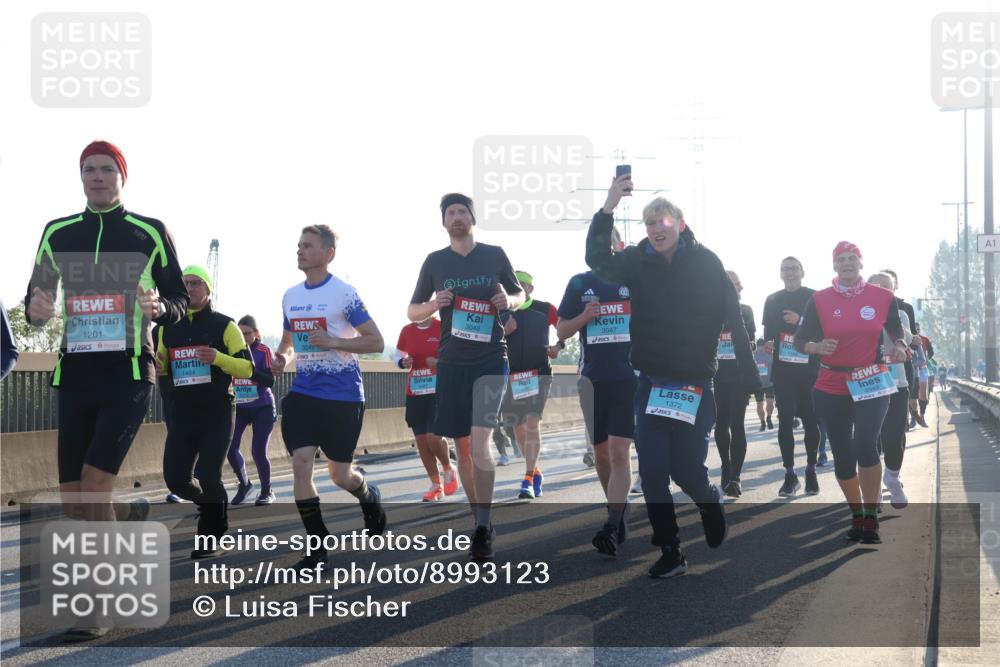 03.10.2025 - Köhlbrandbrückenlauf Luisa Fischer http://msf.ph/oto/8993123 03.10.2025 10:19:05 Position 3 1201, 1464, 3048, 3047, 1372 meine-sportfotos.de