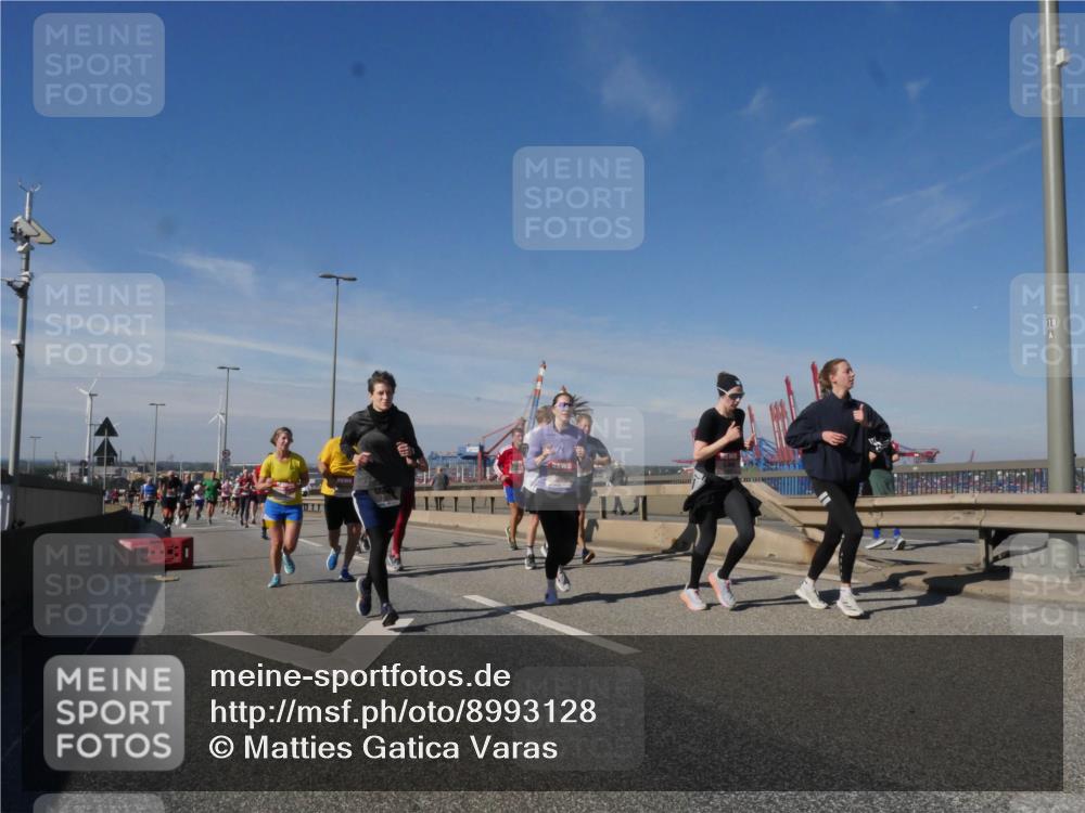 03.10.2025 - Köhlbrandbrückenlauf Matties Gatica Varas http://msf.ph/oto/8993128 03.10.2025 12:45:40 Position 2 118 meine-sportfotos.de