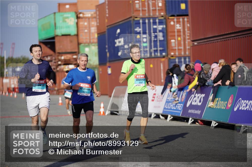 03.10.2025 - Köhlbrandbrückenlauf Michael Burmester http://msf.ph/oto/8993129 03.10.2025 09:53:25 Ziel 3078, 3226, 3262, 3299, 3704 meine-sportfotos.de