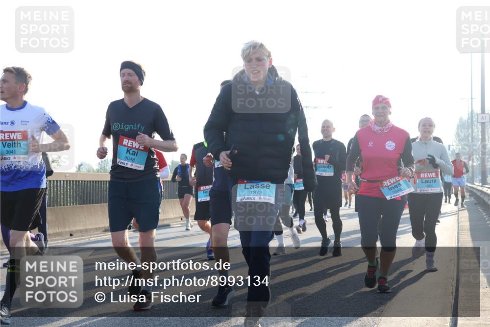 03.10.2025 - Köhlbrandbrückenlauf Luisa Fischer http://msf.ph/oto/8993134 03.10.2025 10:19:06 Position 3 3049, 3048, 1372, 1892, 2943, 1954, 1 meine-sportfotos.de