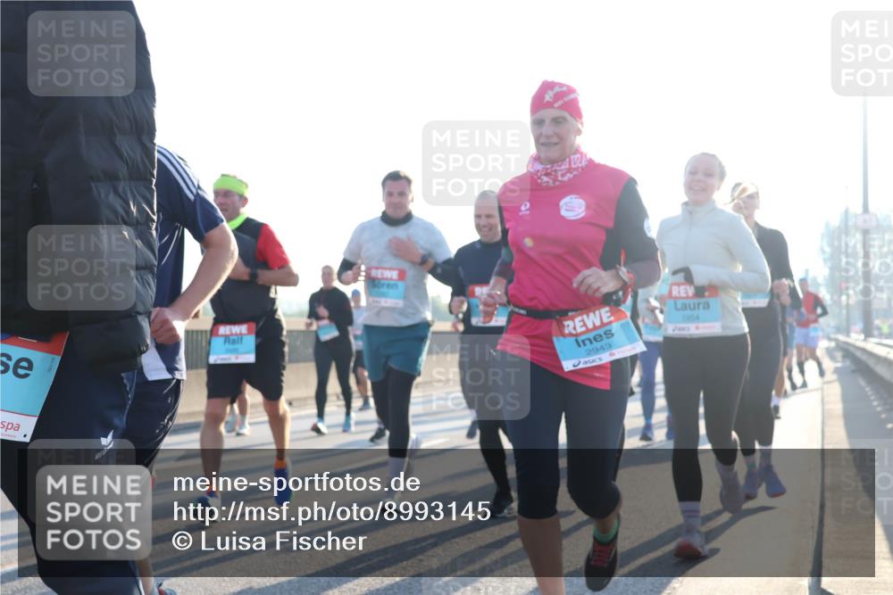 03.10.2025 - Köhlbrandbrückenlauf Luisa Fischer http://msf.ph/oto/8993145 03.10.2025 10:19:07 Position 3 2943, 1954 meine-sportfotos.de