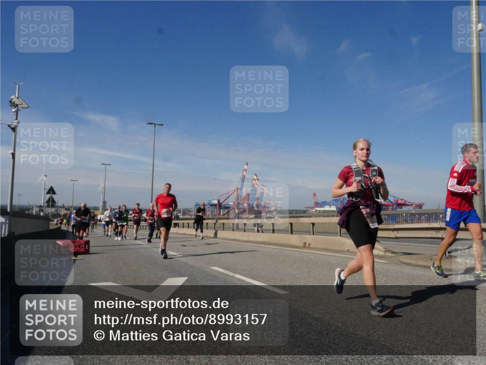 03.10.2025 - Köhlbrandbrückenlauf Matties Gatica Varas http://msf.ph/oto/8993157 03.10.2025 12:45:43 Position 2  meine-sportfotos.de