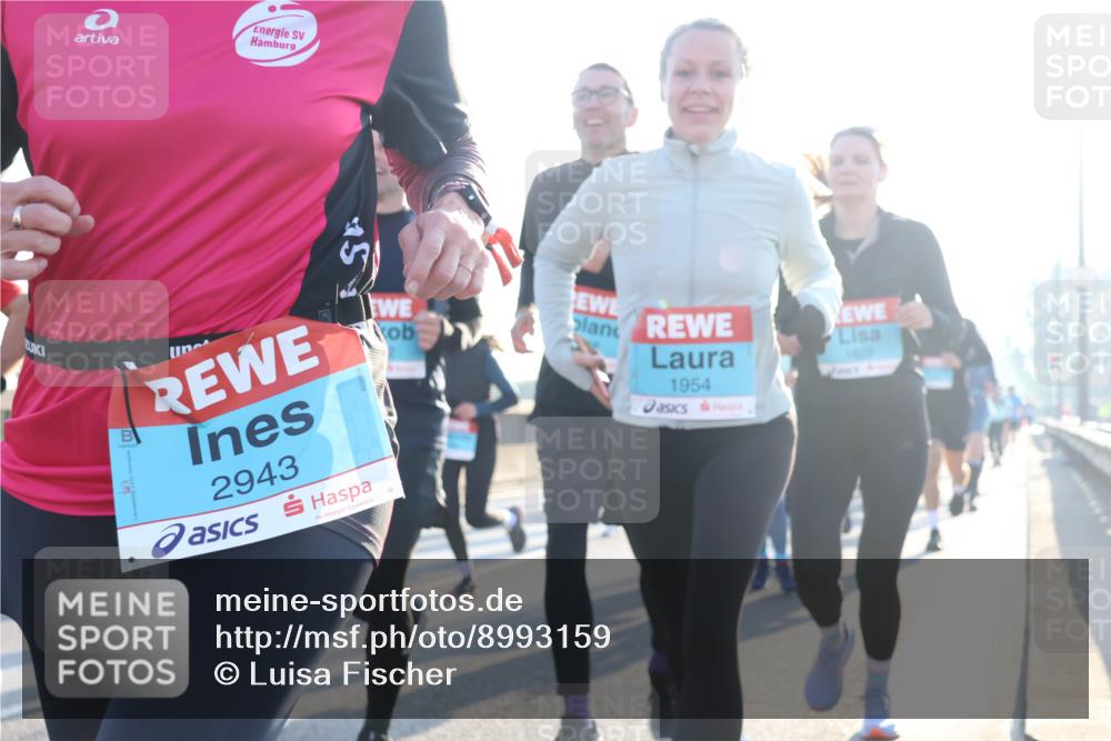 03.10.2025 - Köhlbrandbrückenlauf Luisa Fischer http://msf.ph/oto/8993159 03.10.2025 10:19:08 Position 3 0, 2943, 1829, 1954 meine-sportfotos.de