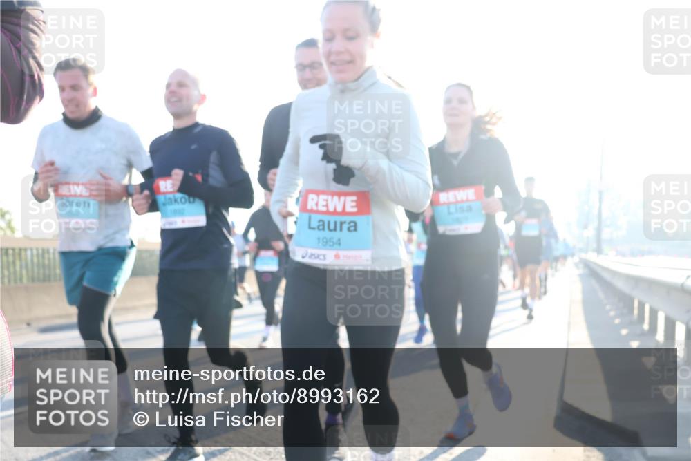 03.10.2025 - Köhlbrandbrückenlauf Luisa Fischer http://msf.ph/oto/8993162 03.10.2025 10:19:09 Position 3 1954 meine-sportfotos.de