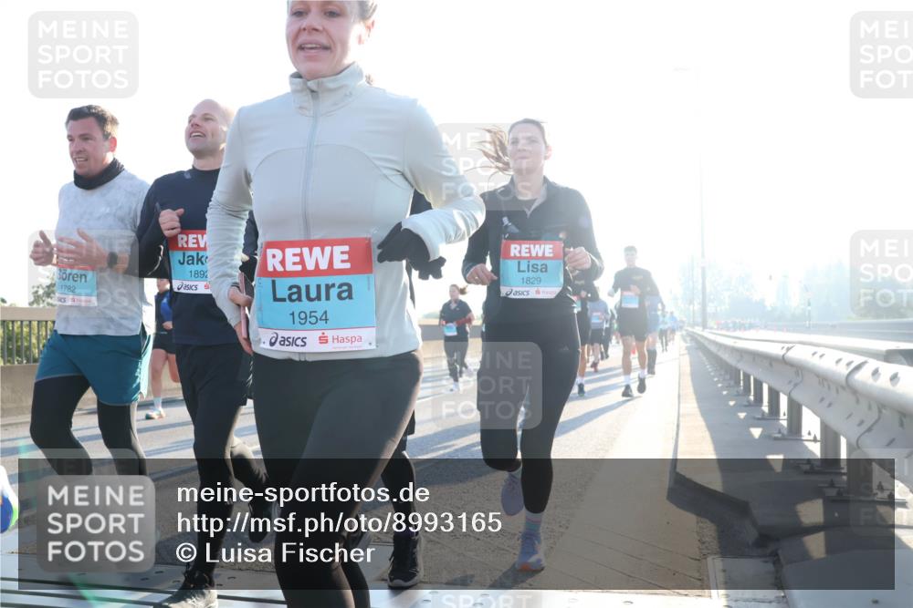 03.10.2025 - Köhlbrandbrückenlauf Luisa Fischer http://msf.ph/oto/8993165 03.10.2025 10:19:09 Position 3 1892, 1782, 1954, 1829 meine-sportfotos.de