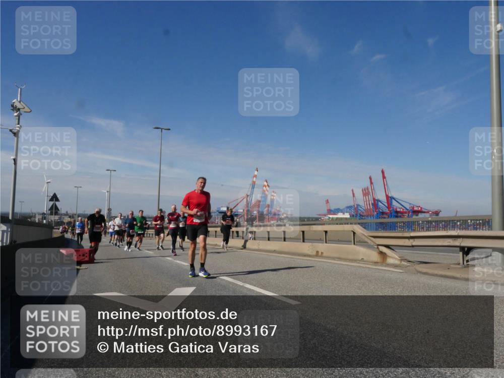 03.10.2025 - Köhlbrandbrückenlauf Matties Gatica Varas http://msf.ph/oto/8993167 03.10.2025 12:45:44 Position 2  meine-sportfotos.de