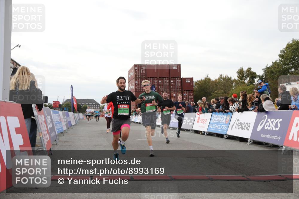 03.10.2025 - Köhlbrandbrückenlauf Yannick Fuchs http://msf.ph/oto/8993169 03.10.2025 16:03:54 Ziel 7257, 7811, 7862, 9405, 9473, 9672, 9730, 9744, 9746 meine-sportfotos.de