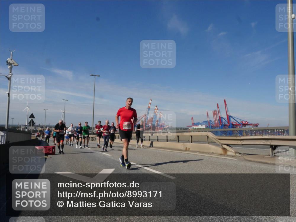 03.10.2025 - Köhlbrandbrückenlauf Matties Gatica Varas http://msf.ph/oto/8993171 03.10.2025 12:45:45 Position 2  meine-sportfotos.de