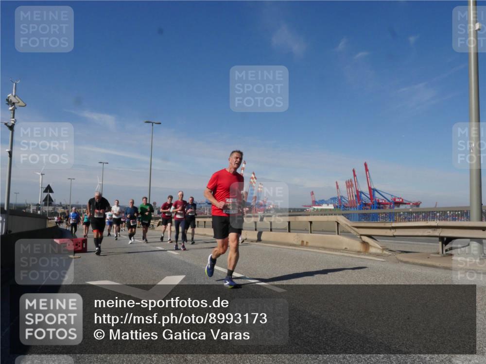 03.10.2025 - Köhlbrandbrückenlauf Matties Gatica Varas http://msf.ph/oto/8993173 03.10.2025 12:45:45 Position 2 118 meine-sportfotos.de