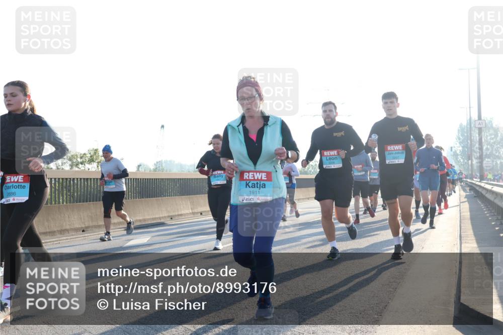 03.10.2025 - Köhlbrandbrückenlauf Luisa Fischer http://msf.ph/oto/8993176 03.10.2025 10:19:10 Position 3 2686, 1911, 3206, 3207, 1 meine-sportfotos.de
