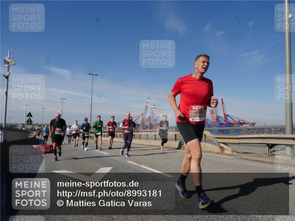 03.10.2025 - Köhlbrandbrückenlauf Matties Gatica Varas http://msf.ph/oto/8993181 03.10.2025 12:45:46 Position 2 4468, 118 meine-sportfotos.de