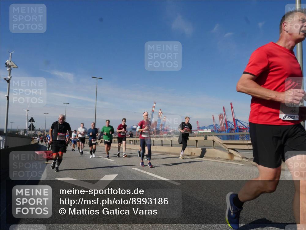 03.10.2025 - Köhlbrandbrückenlauf Matties Gatica Varas http://msf.ph/oto/8993186 03.10.2025 12:45:47 Position 2 446 meine-sportfotos.de