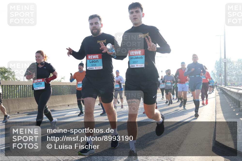 03.10.2025 - Köhlbrandbrückenlauf Luisa Fischer http://msf.ph/oto/8993190 03.10.2025 10:19:11 Position 3 1807, 3206, 3207 meine-sportfotos.de