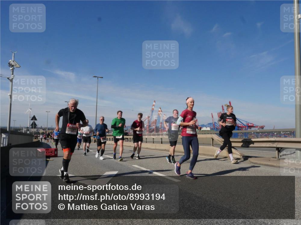 03.10.2025 - Köhlbrandbrückenlauf Matties Gatica Varas http://msf.ph/oto/8993194 03.10.2025 12:45:48 Position 2 11 meine-sportfotos.de