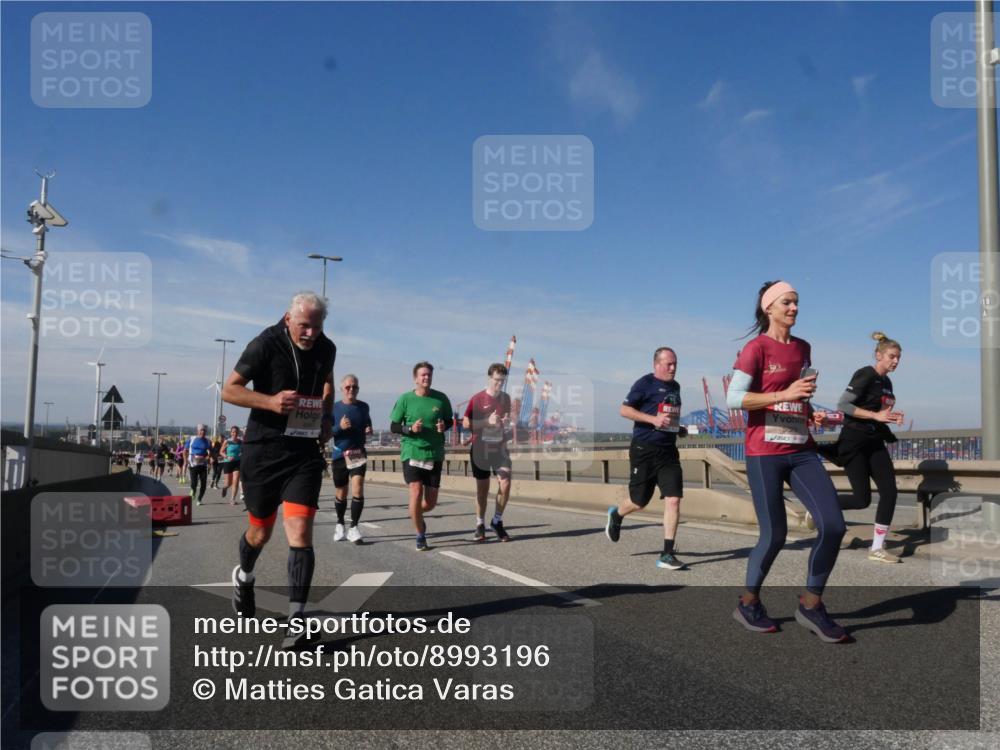 03.10.2025 - Köhlbrandbrückenlauf Matties Gatica Varas http://msf.ph/oto/8993196 03.10.2025 12:45:48 Position 2  meine-sportfotos.de