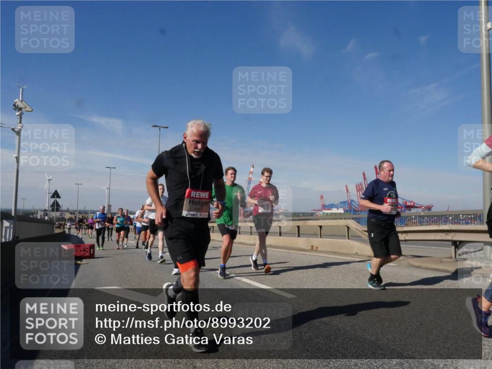 03.10.2025 - Köhlbrandbrückenlauf Matties Gatica Varas http://msf.ph/oto/8993202 03.10.2025 12:45:49 Position 2 4487 meine-sportfotos.de