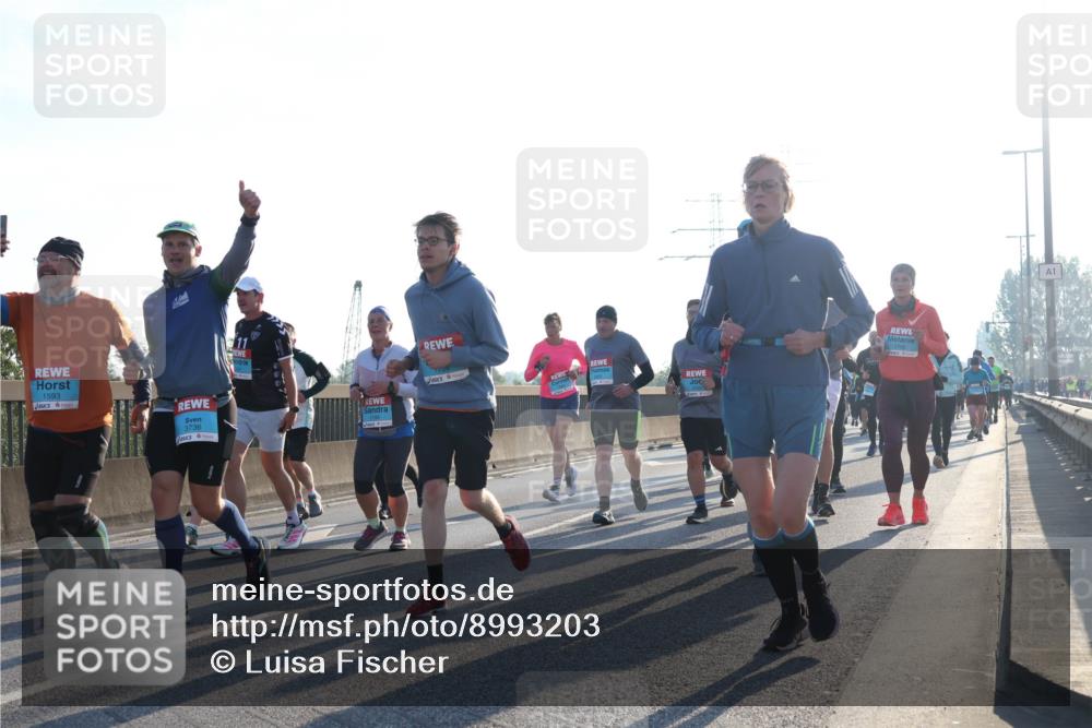 03.10.2025 - Köhlbrandbrückenlauf Luisa Fischer http://msf.ph/oto/8993203 03.10.2025 10:19:13 Position 3 1593, 3736, 11, 1 meine-sportfotos.de
