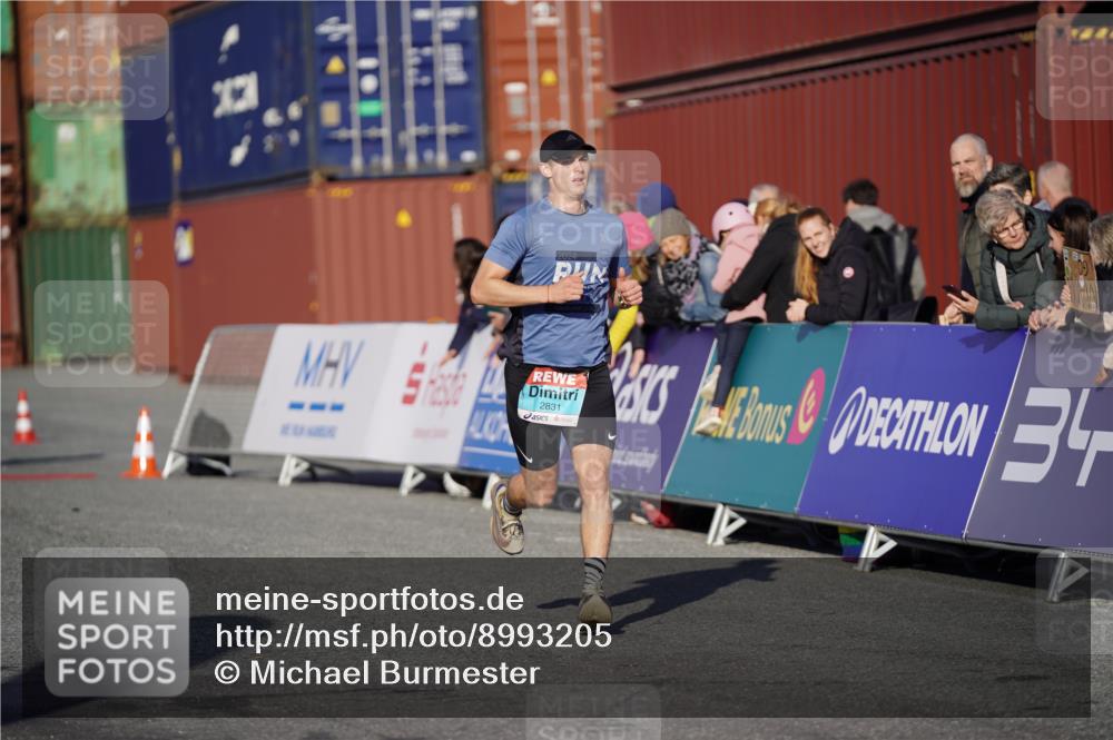 03.10.2025 - Köhlbrandbrückenlauf Michael Burmester http://msf.ph/oto/8993205 03.10.2025 09:53:29 Ziel 2831, 3078, 3226, 3262, 3299 meine-sportfotos.de